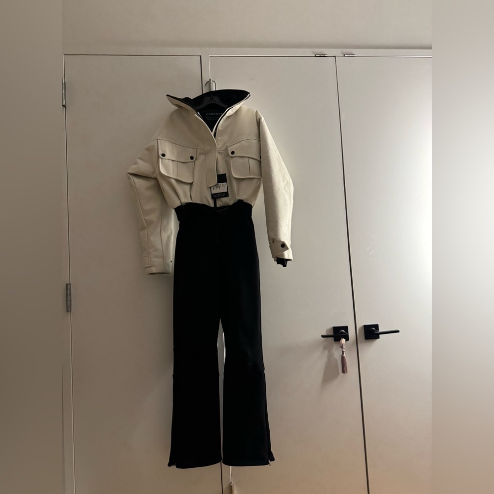 Luxury Ski Suit Cordova Telluride Size Large (6-8)  (New with tags) - Picture 6 of 10